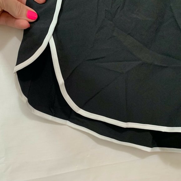 LaLaLa Womens NIB Zip Pocket Quick Dry Athletic Running Shorts with Liner XL - Picture 4 of 7